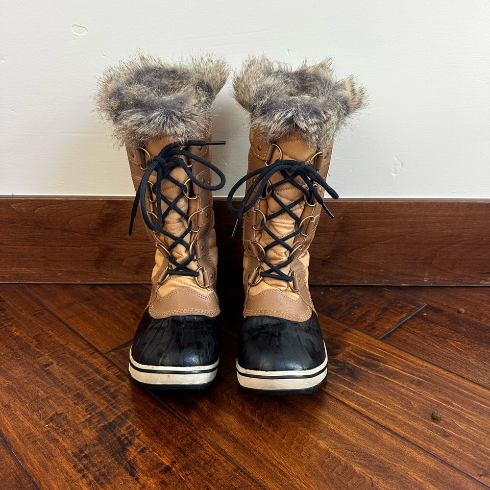 Sorel Tan and Black Winter Boots with Faux Fur